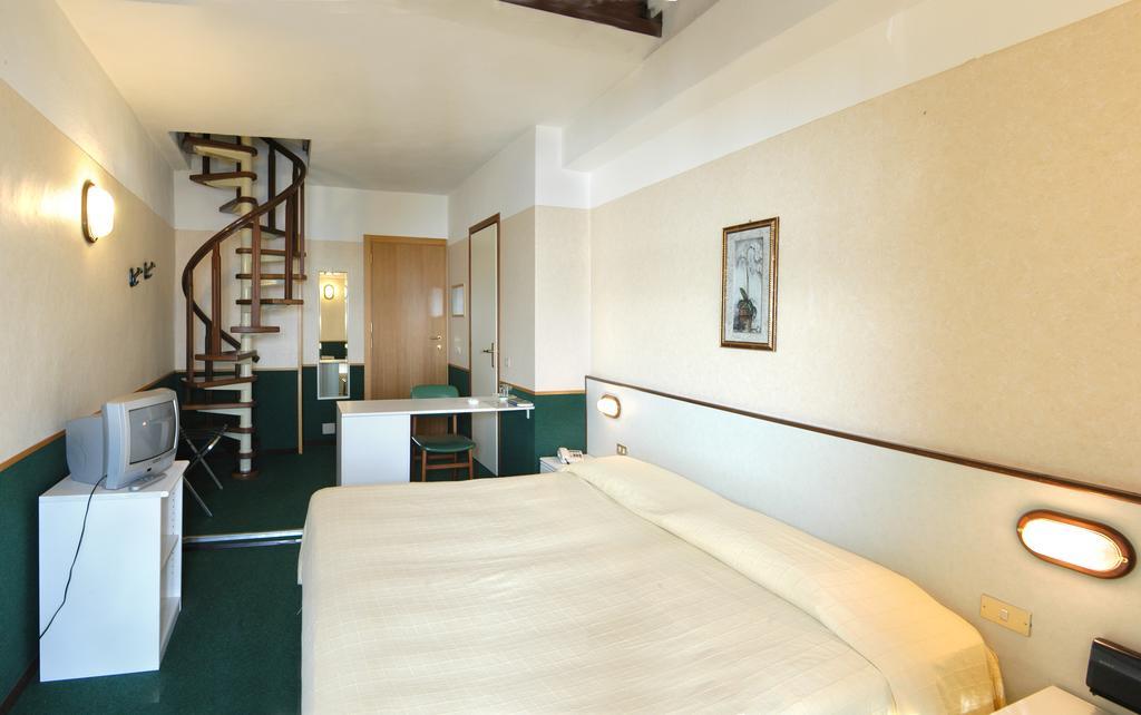 Hotel Eden Baveno Bagian luar foto