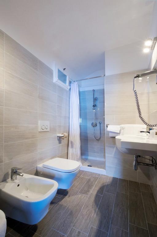 Hotel Eden Baveno Bagian luar foto